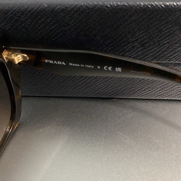 NEW Prada SPR 19Z - Picture 7 of 11